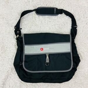 SwissGear Men's Black and Gray multi pocket laptop Messenger Bag